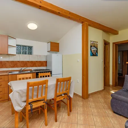 Eny Apartmán *