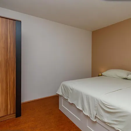 Eny Apartmán *